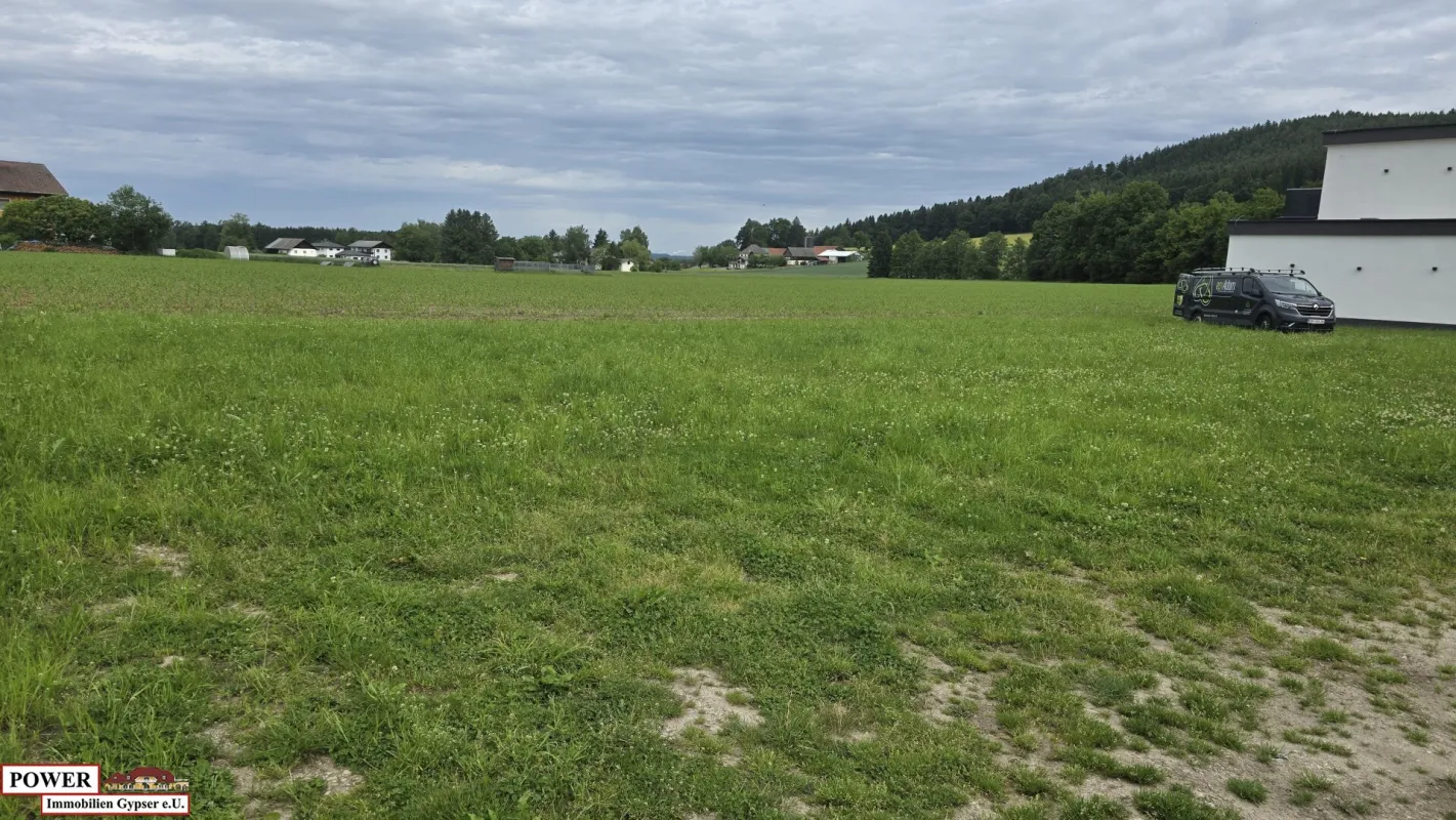 Attraktives Baugrundstück für Ihr Eigenheim oder als Geldparkplatz ! - Bild 1