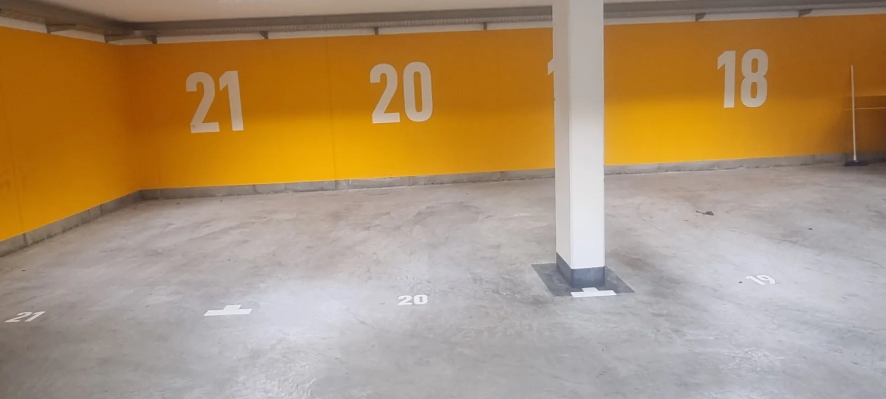 Tiefgaragenparkplätze im Zentrum Dornbirns – ideal für Pendler und Anrainer - Bild 1