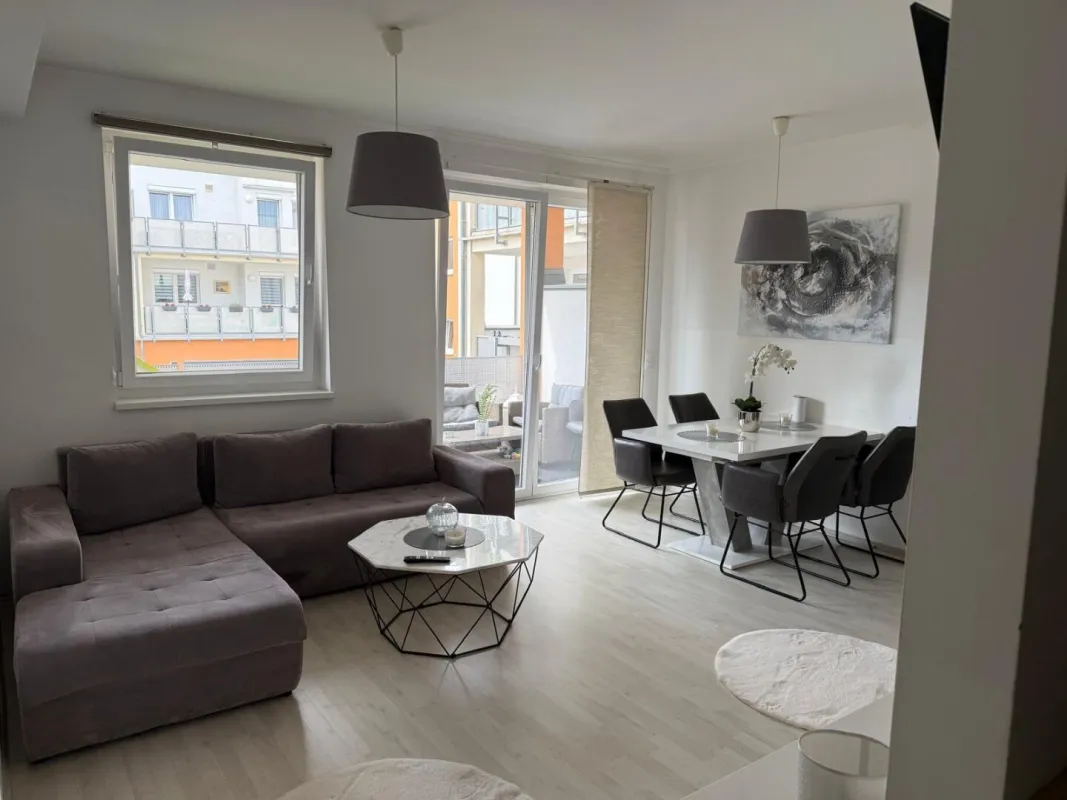 Moderne Wohnung in Vösendorf: 61m² mit Balkon, Einbauküche & Badewanne! € 340.000,- - Bild 1