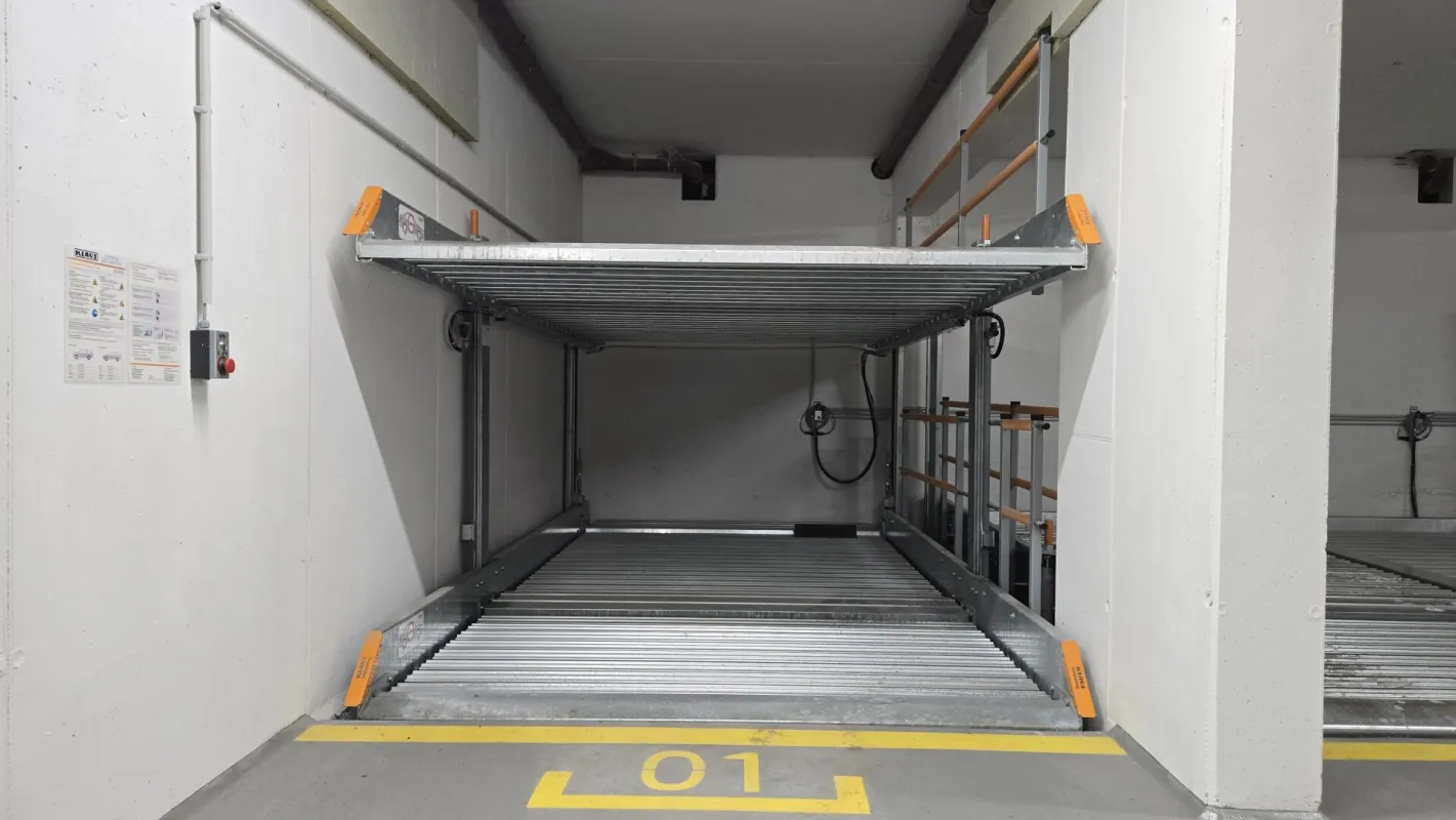Tiefgaragenplatz (Stapelparker) zu vermieten - Bild 1