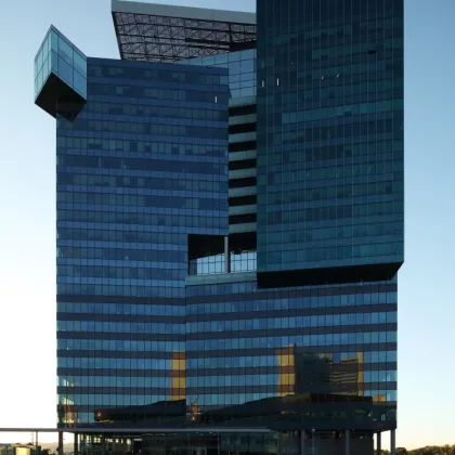 Hochwertige Flächen im Saturn Tower - Bild 3