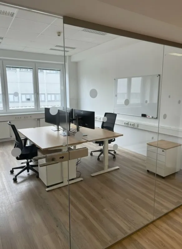 Resize your office - Effizienz pur: Zentral, modern, unbefristet und direkt bei der U-Bahn. - Bild 1