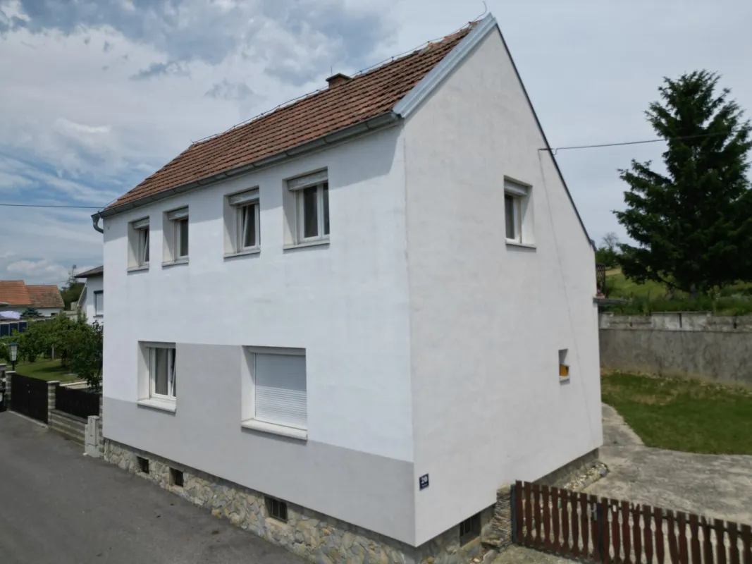 + Einfamilienhaus mit Riesengrundstück, Doppelgarage und großer Sonnenterrasse, direkt neben Oberpullendorf zu kaufen! + - Bild 1