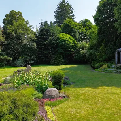 Luxuriöse Villa in Gießhübl: Stilvolles Wohnen mit Pool & traumhaftem Garten! - Bild 3