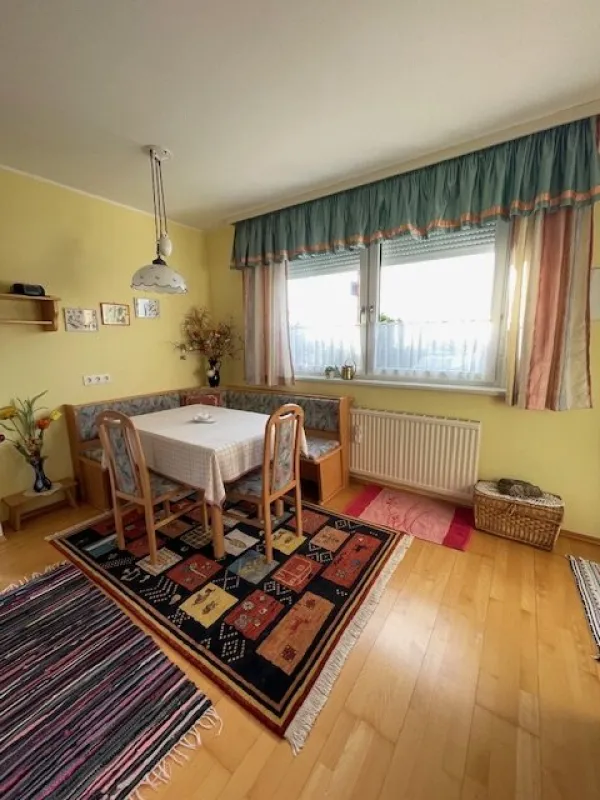 charmante 2 Zimmer Wohnung mit Loggia *zentrale Lage* - Bild 1
