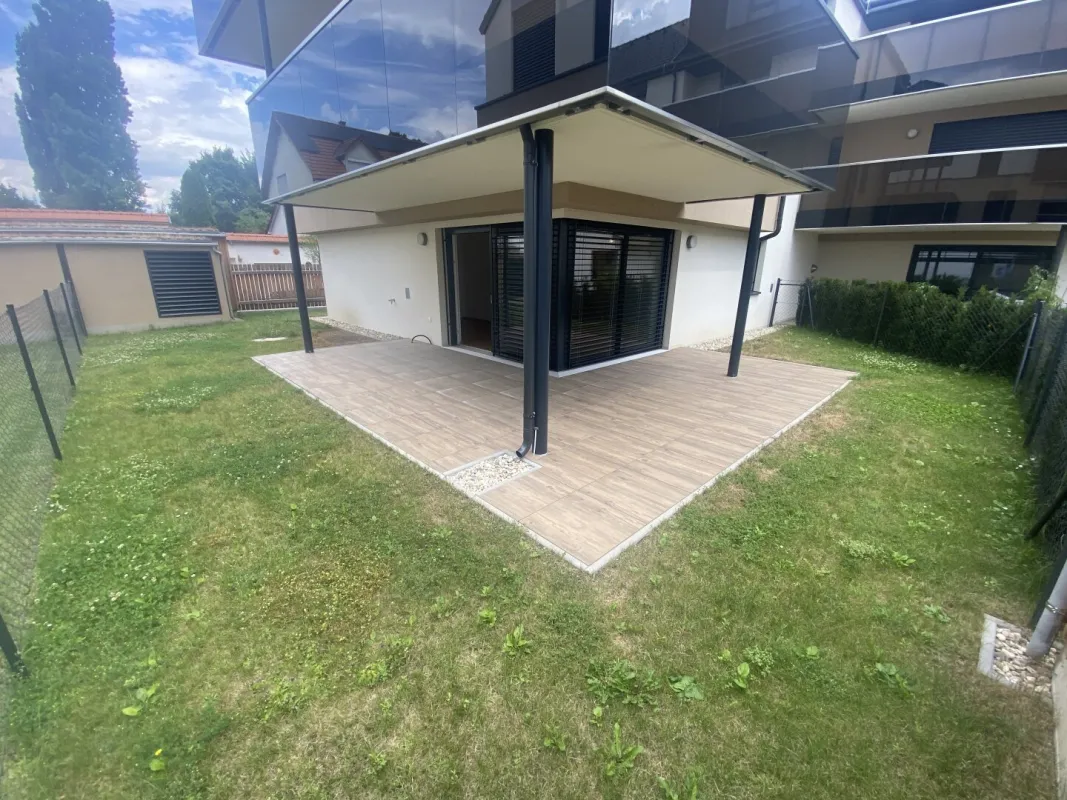 ERSTBEZUG - neue 2 Zimmer Gartenwohnung mit 2 Garagenplätzen - Bild 1