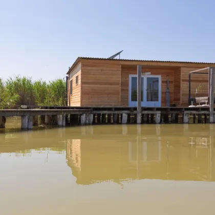 Flachdachhütte in traumhaft ruhiger Lage am offenen See - Bild 2