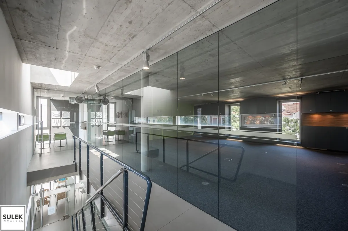 Modernes Bürogebäude - mehrere Räumlichkeiten - rd. 250m² - gute öffentliche Anbindung - ab sofort - Bild 1