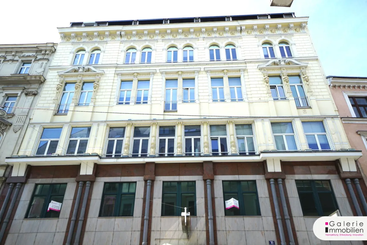 Geräumiges Büro mit Tiefgaragenplätzen im historischen Palais - Bild 1