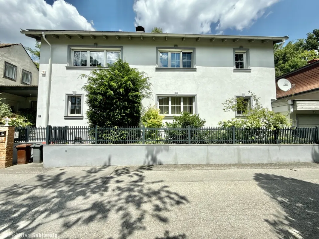 TRAUMHAFTES EINFAMILIENHAUS in Berndorf! Exklusives Wohnen mit Panoramablick, Wellnessbereich und modernster Technik! - Bild 1