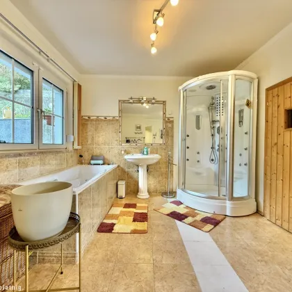 TRAUMHAFTES EINFAMILIENHAUS in Berndorf! Exklusives Wohnen mit Panoramablick, Wellnessbereich und modernster Technik! - Bild 3