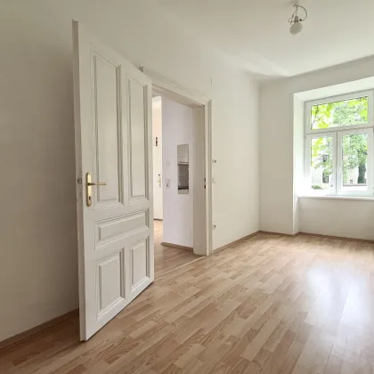 Lichtdurchflutete 2-Zimmer-Altbauwohnung - mit Blick in den begrünten Innenhof - im Herzen des 12. Bezirks - Bild 3