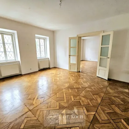 Charmante Altbauwohnung in der Beletage eines barocken Stilhauses in Stockerau! - Bild 2