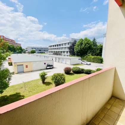PROVISIONSFREI! HELLE 3-ZIMMER WOHNUNG MIT LOGGIA IM SÜDEN VON ST. PÖLTEN! - Bild 2