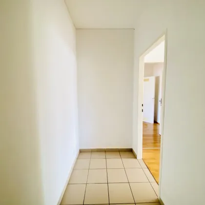 PROVISIONSFREI! HELLE 3-ZIMMER WOHNUNG MIT LOGGIA IM SÜDEN VON ST. PÖLTEN! - Bild 3