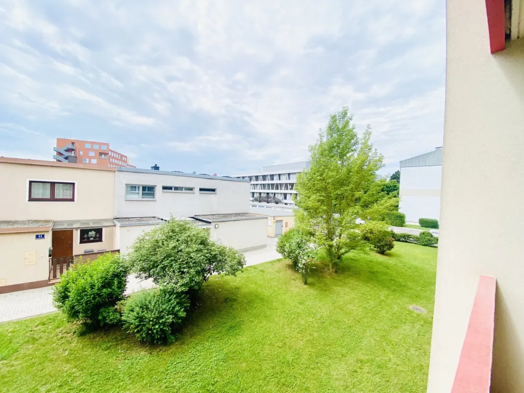 PROVISIONSFREI! SANIERUNGSBEDÜRFTIGE WOHNUNG MIT VIEL POTENZIAL! - Bild 1
