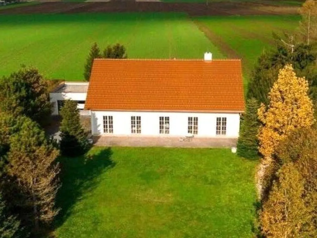 Sofort beziehbares 216m²Herrenhaus im gehobenen Landhausstil, 6.594m² Baugrund - Bild 1