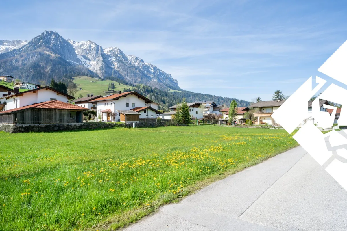 Am Walchsee daheim – Traumhaftes Grundstück für Doppelhaus in naturnaher Lage! - Bild 1