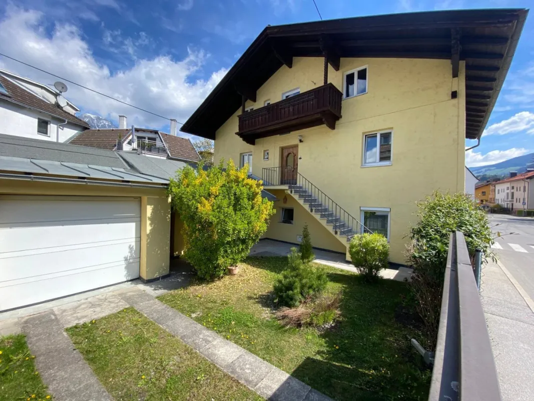 Viel Raum zum Leben | 7-Zimmer-Maisonette mit Balkon, Garten und Garage - Bild 1