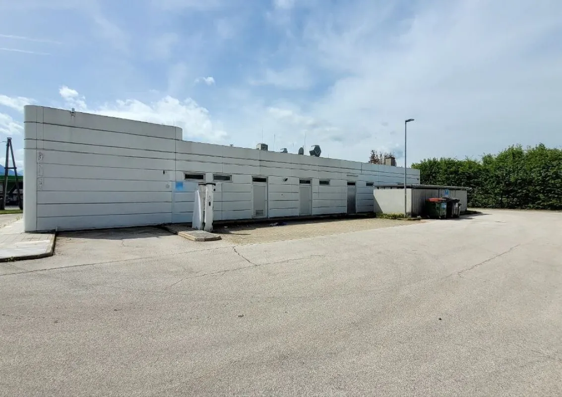 Klagenfurt - Gewerbeliegenschaft zu mieten (Geschäftslokal - Einstellhalle - Freiflächen - Parkplätze) - Bild 1