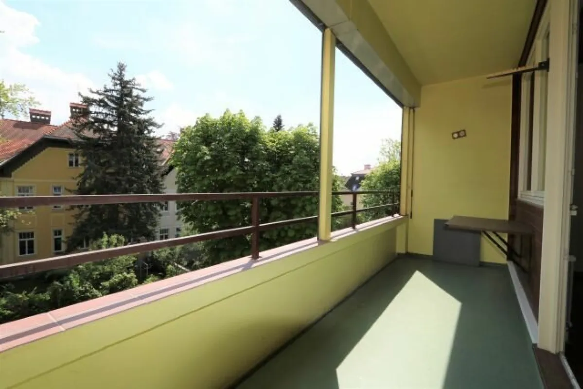 Gepflegte 3-Zimmer-Wohnung im 2. Liftstock mit Loggia beim Doblhoffpark - Bild 1