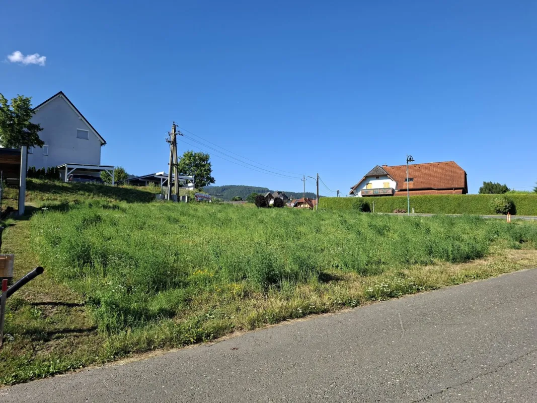 Aufgeschlossenes, 1.069m² Baugrundstück in zentraler Lage - Bild 1