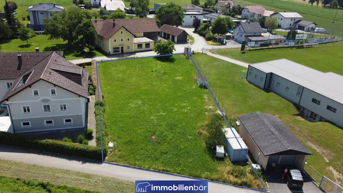 Platz für Ihre Ideen: 1.592 m² Grundstück in Kallham-Auing - Bild 1