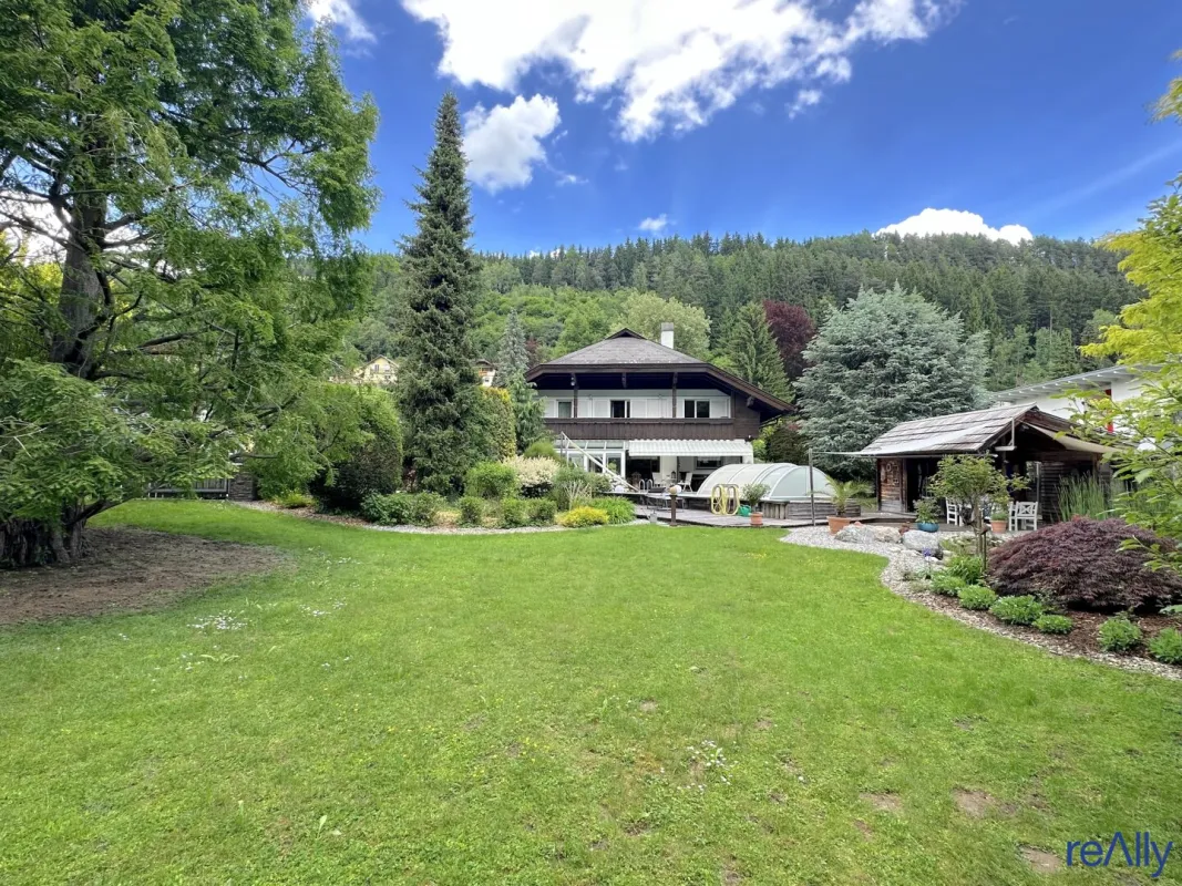 großes Einfamilienhaus in Spittal an der Drau / modernes Design trifft auf rustikale Gemütlichkeit - Bild 1