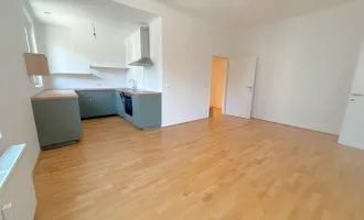 Perfekt aufgeteilte 2-Zimmer Wohnung mit offener, möblierter Küche!