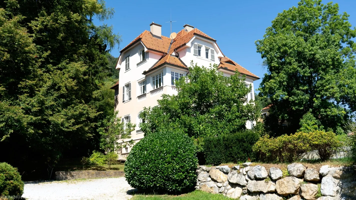 HISTORISCHE VILLA MIT EINZIGARTIGEM CHARME! Stilvolle Residenz in Ruhelage! - Bild 1