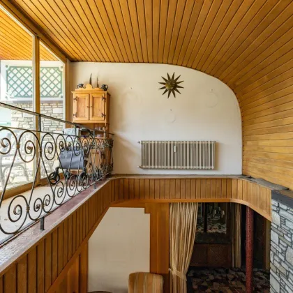 Altstadtjuwel mit Potenzial – 4-Zimmer-Dachgeschosswohnung mit Festungsblick & Dachterrasse in Toplage - Bild 3