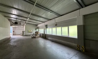 Moderne Lagerhalle / Kühlhalle im Gewerbepark Mils bei Hall