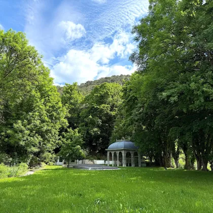Zeitlose Eleganz trifft moderne Technik - Erstbezug Traumvilla mit Pool und Gartenidylle - Bild 3