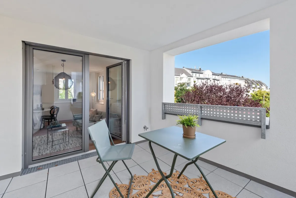 TRAUMHAFTE 2-ZIMMER-WOHNUNG MIT LOGGIA IN SÜD AUSRICHTUNG - Bild 1