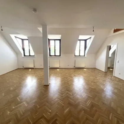 Attraktive Dachgeschoss-Wohnung in erstklassiger Lage der Josefstadt / Attractive attic flat in a first class location in Josefstadt - Bild 2