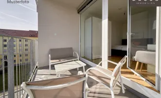 | 2,5 ZIMMERWOHNUNG | MIT SONNIGER LOGGIA