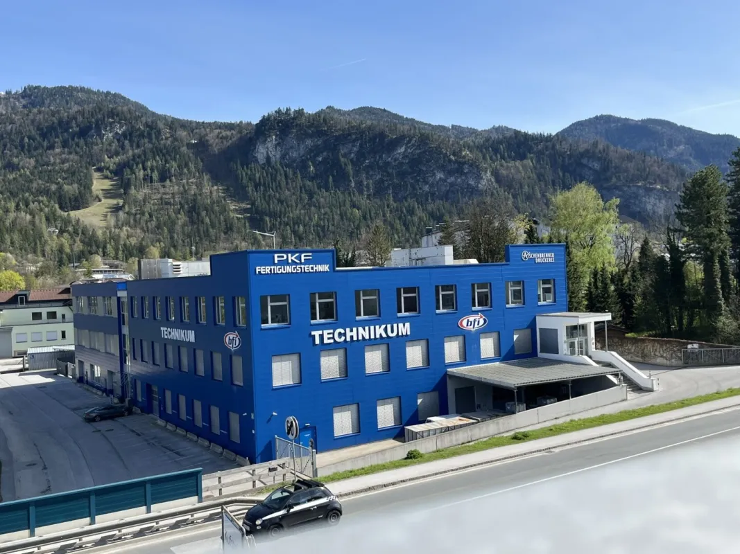 Moderne, klimatisierte Büro-, Praxis- und Technikflächen im Technikum Kufstein - Bild 1