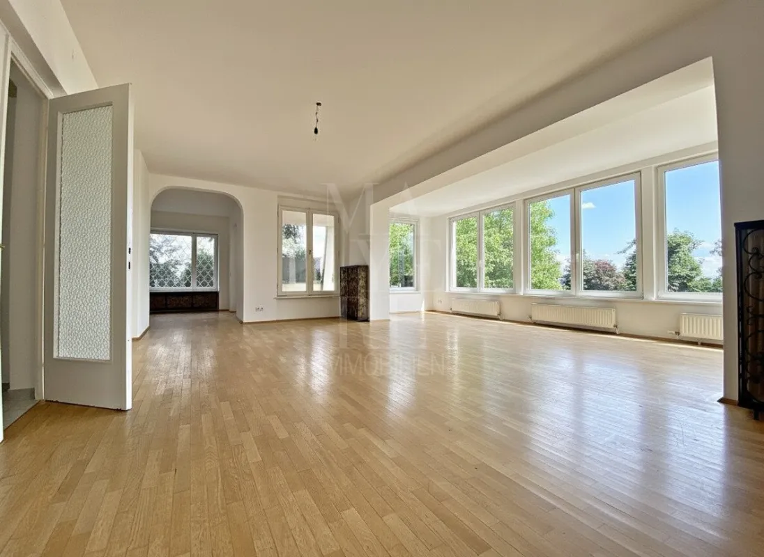 UMFANGREICHE RENOVIERUNGEN - FERTIGSTELLUNG ENDE DEZEMBER - SCHÖNES EINFAMILIENHAUS MIT POOL, TOLLER BLICK, GARAGE & GARTEN - Bild 1