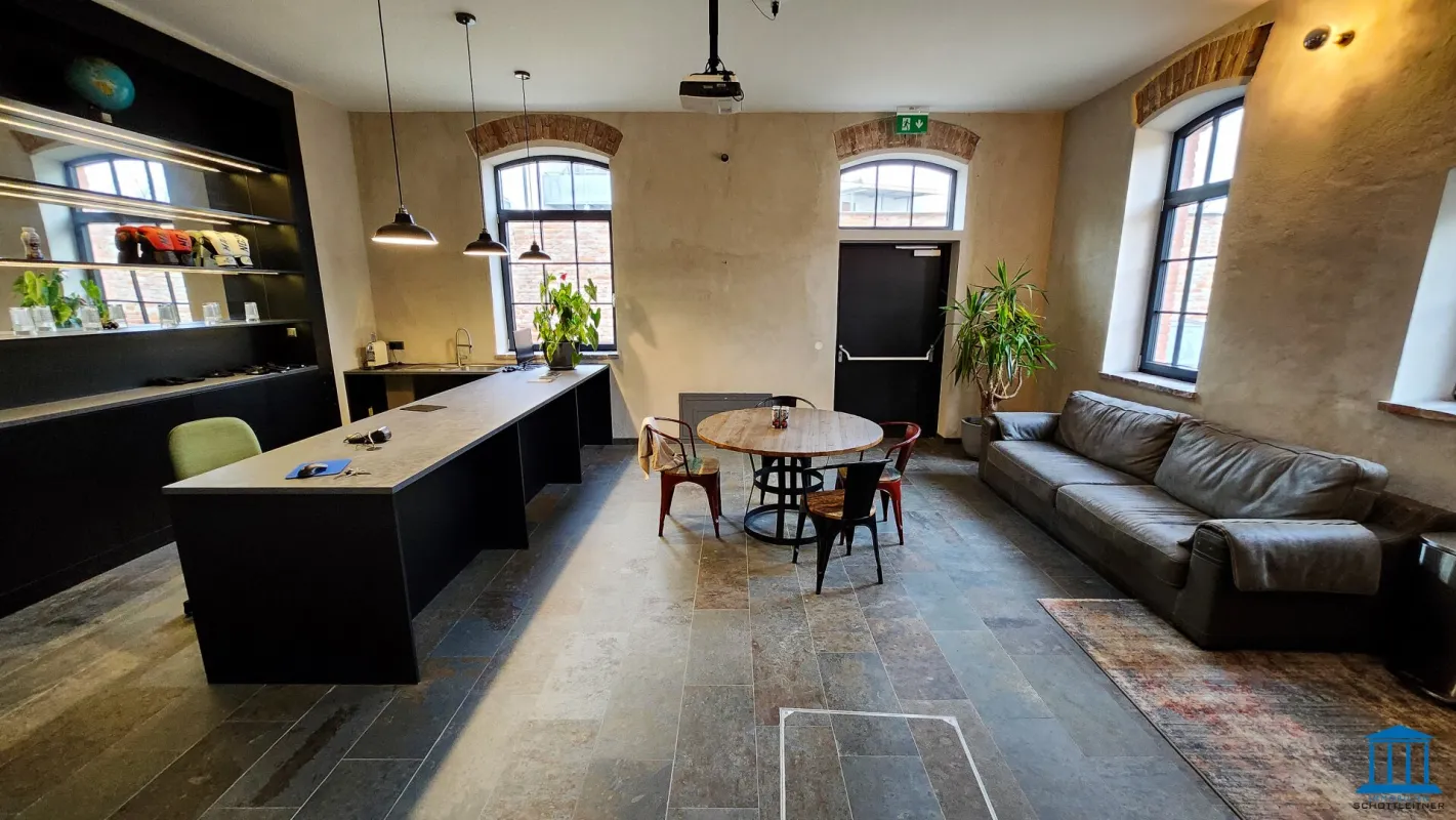 Modernes (Großraum-) Büro im LOFT-Stil mit großzügigem Parkplatz-Areal - Bild 1