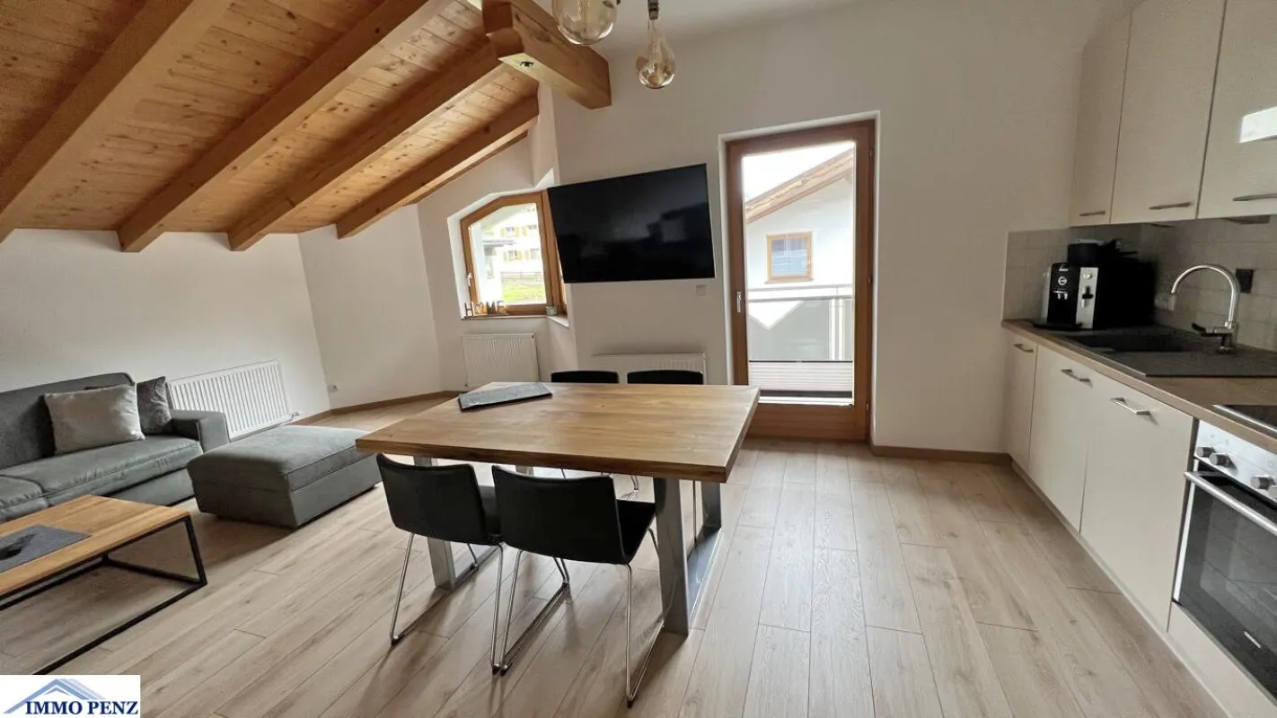 Obergeschoss eines Zweifamilienwohnhauses (2 Wohnungen) in Neustift / Neder zu verkaufen - Bild 1