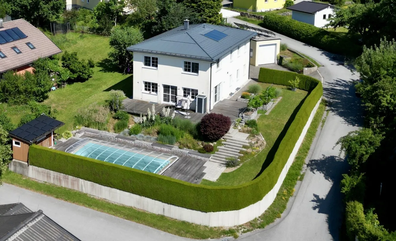 Einfamilienhaus mit Pool und großem Garten in Köstendorf - Bild 1