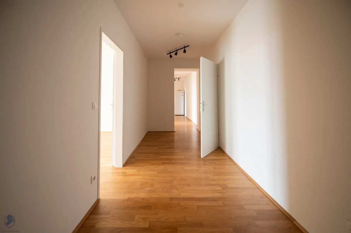 Charmante Wohnung in historischem Gebäude nahe Hauptplatz – barrierefrei mit Terrasse und Lift - Bild 1