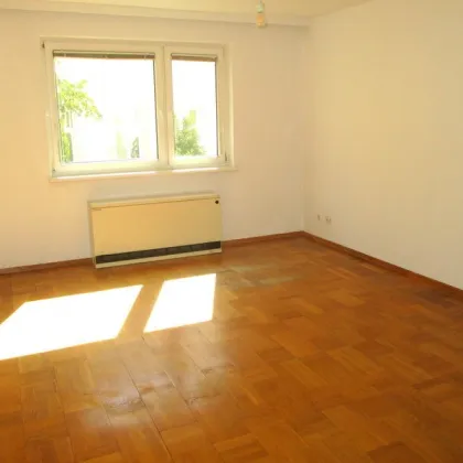 Traumhafte 2,5-Zimmer-Wohnung - Ihre ruhige Wohnoase inmitten der Stadt - Bild 2