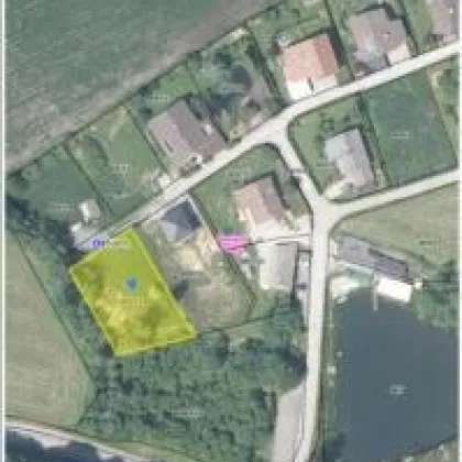 ebenes Baugrundstück  1159 m² -  Alt Ossiach  - ohne Bauverpflichtung - Mit weißer Gartenhütte  : ) - Bild 3