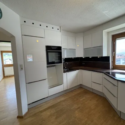 Sonnige 4-Zimmer-Wohnung im Dachgeschoss mit großem Balkon nur € 369.000.- inklusive Tiefgarage ! - Bild 2