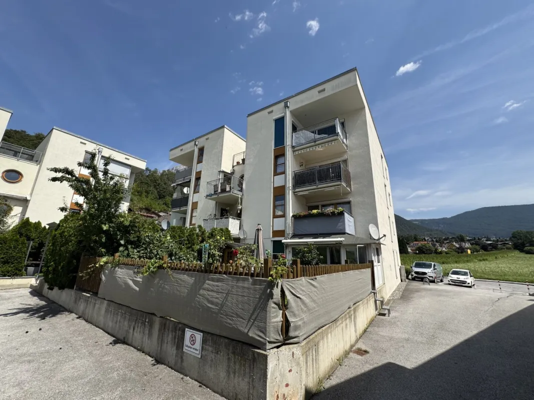 Sonnige 4-Zimmer-Wohnung im Dachgeschoss mit großem Balkon nur € 369.000.- inklusive Tiefgarage ! - Bild 1