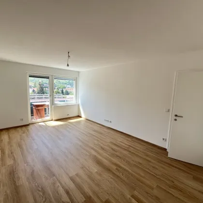 ++ Geräumige Eigentumswohnung mit Balkon und Garage - voll saniert! ++ - Bild 2