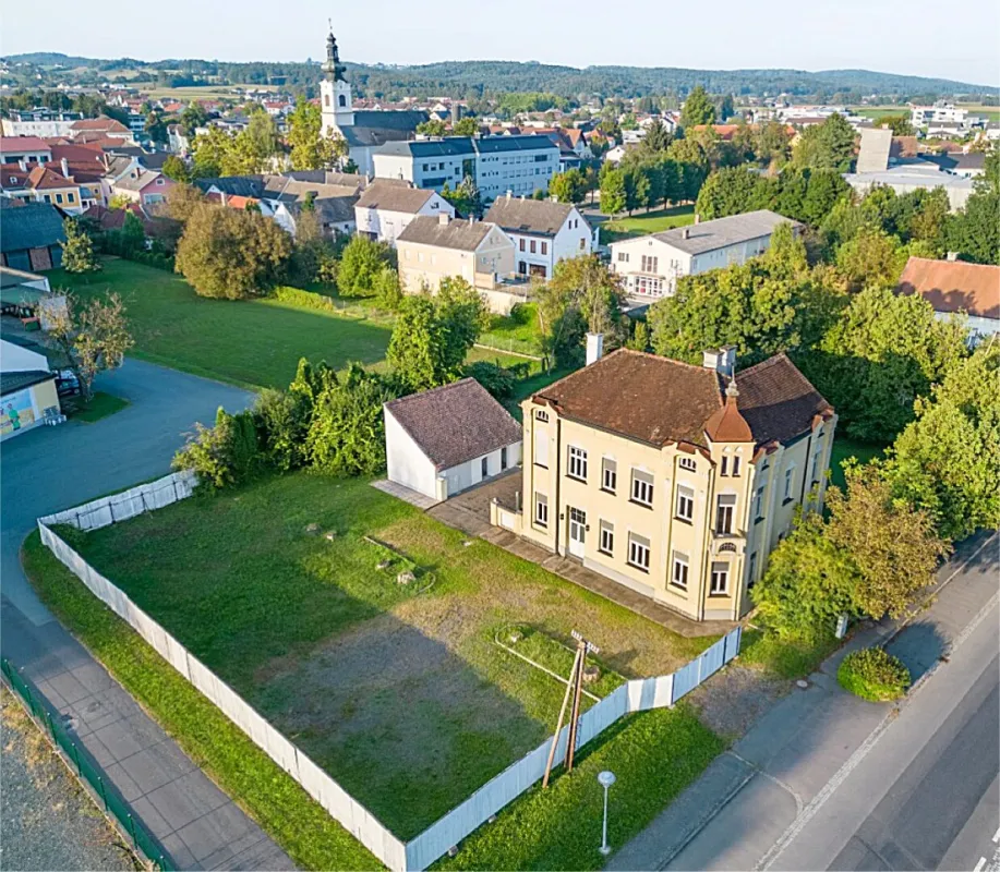 Jugendstil Villa in JENNERSDORF -  Sehr schön renoviert mit großzügigen sonnigen Garten! - Bild 1