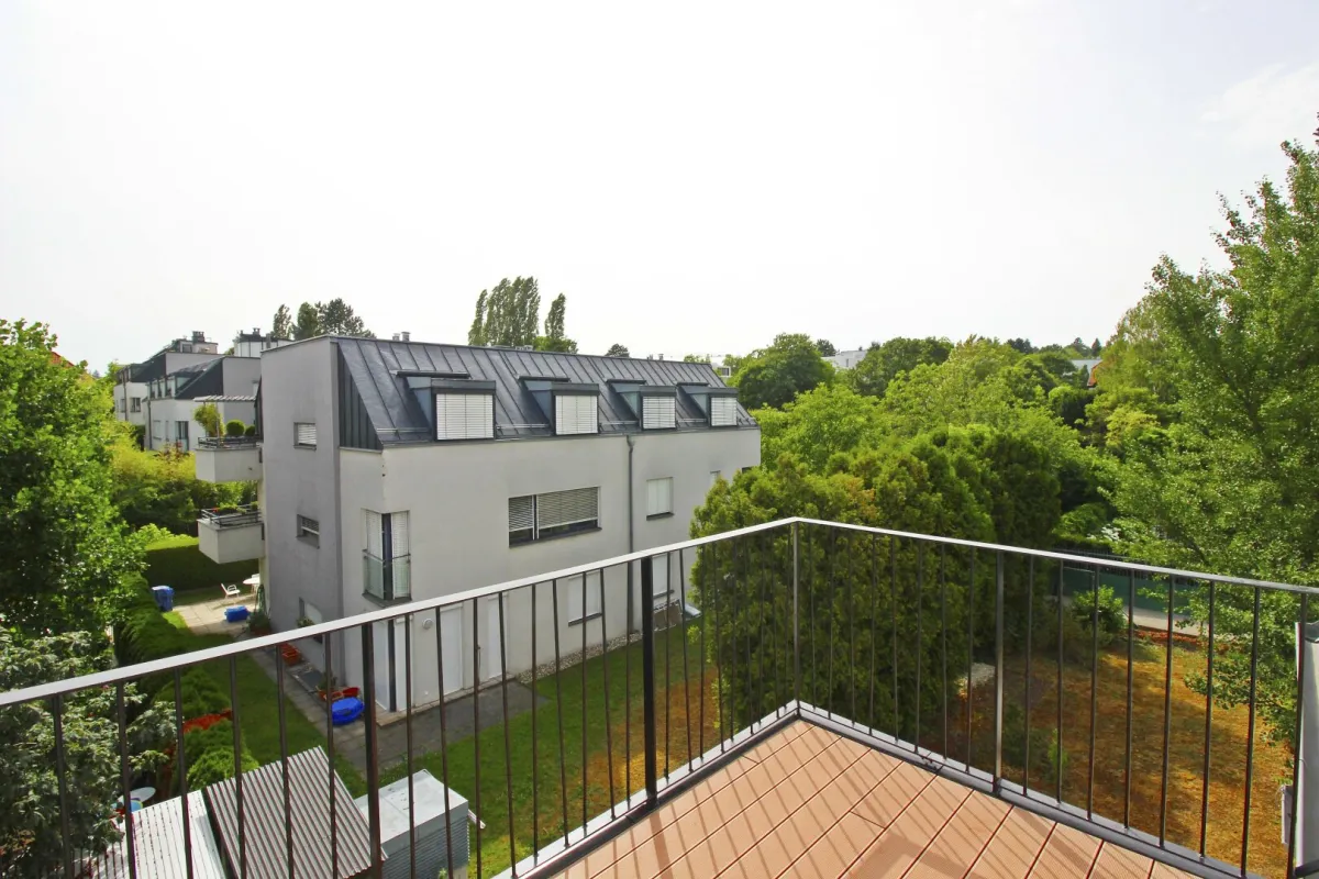 Charmantes DG-Refugium mit Balkon im Herzen von Sievering - Bild 1
