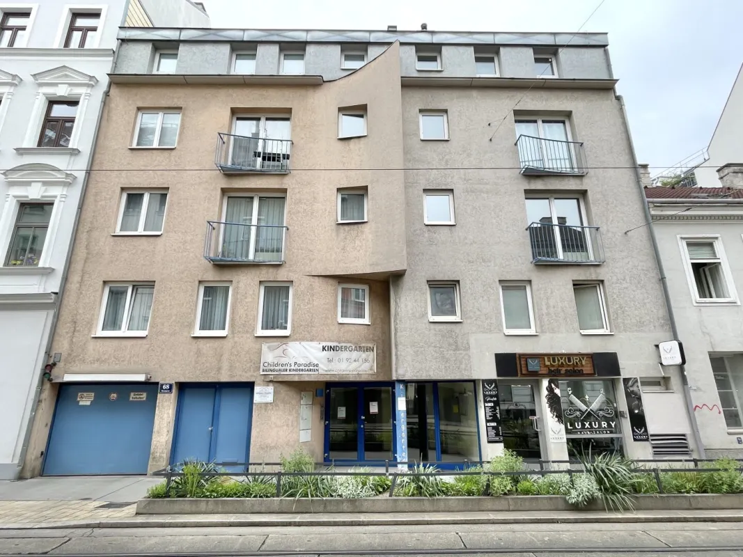 Garagenplatz (Stapelparker) mit Stromanschluss in TOP-Lage – 1180 Wien, Kreuzgasse - Bild 1